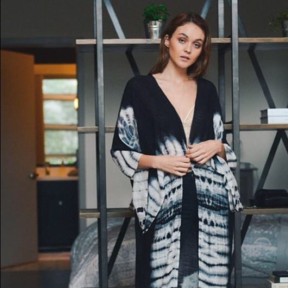 Black Tie Dye Long Kimono Wrap